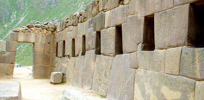 Ollantaytambo Ruins and Wall Construction